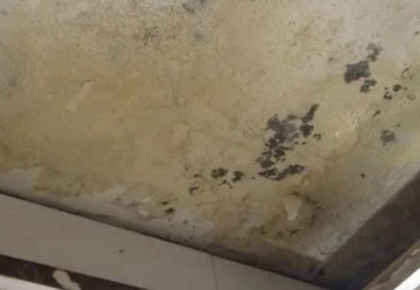 左贡阳台漏水维修公司分享下左贡卫生间渗水维修需要注意哪些问题。