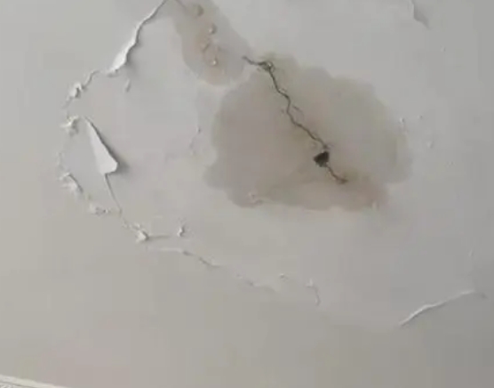 左贡阳台漏水维修公司分享下屋面防水工程质量问题原因分析